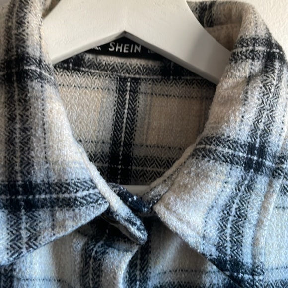 Plaid Shacket  size M - Picture 5 of 8